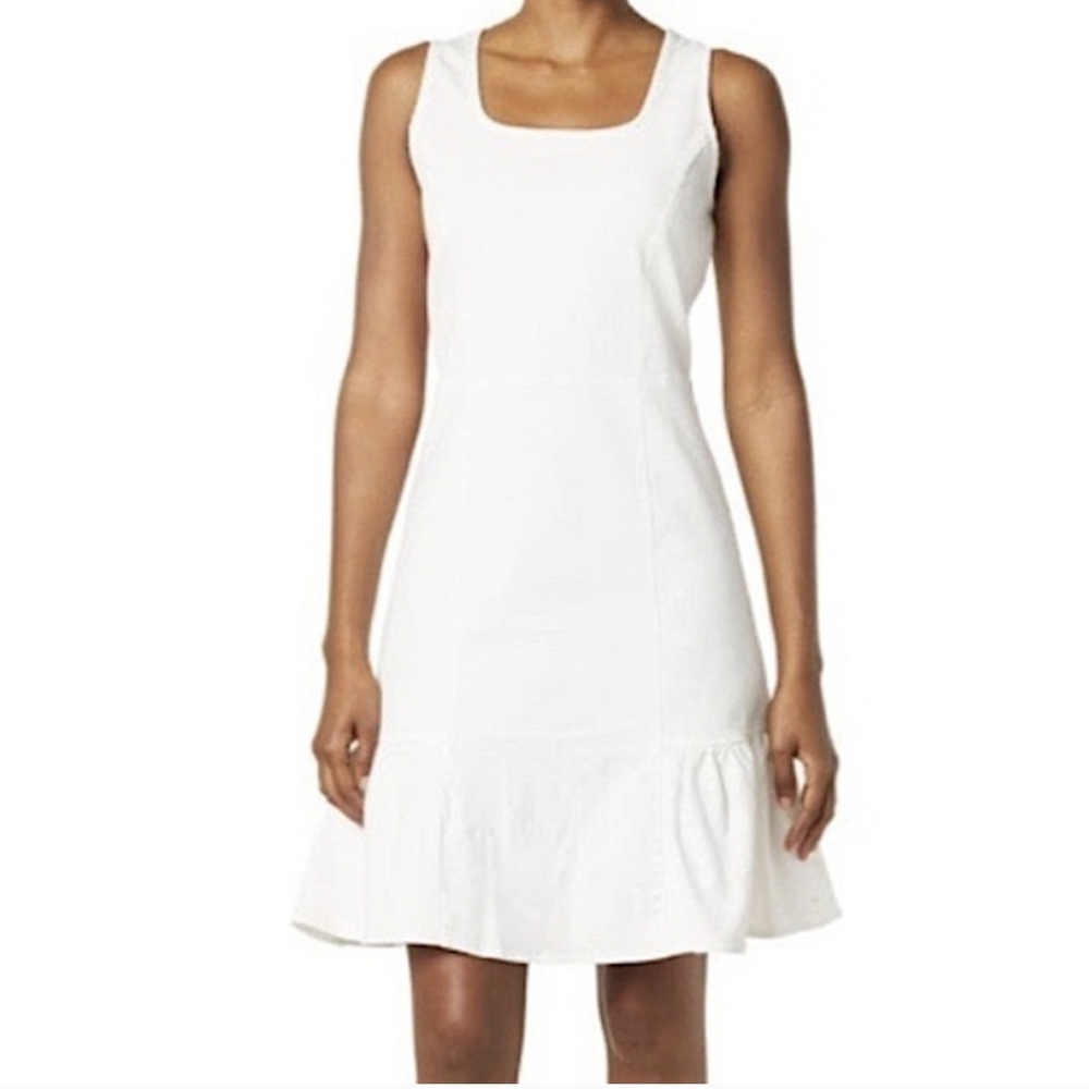 Body Skimming White Sleeveless Dress